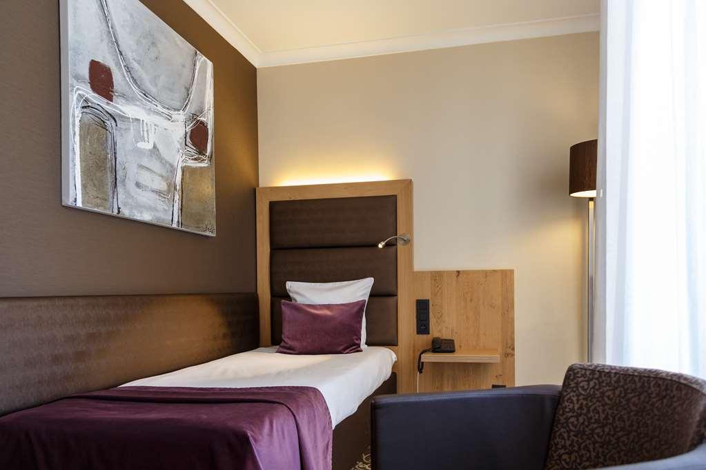 Hotel Restaurant Van Der Valk Nivelles-Sud Quarto foto