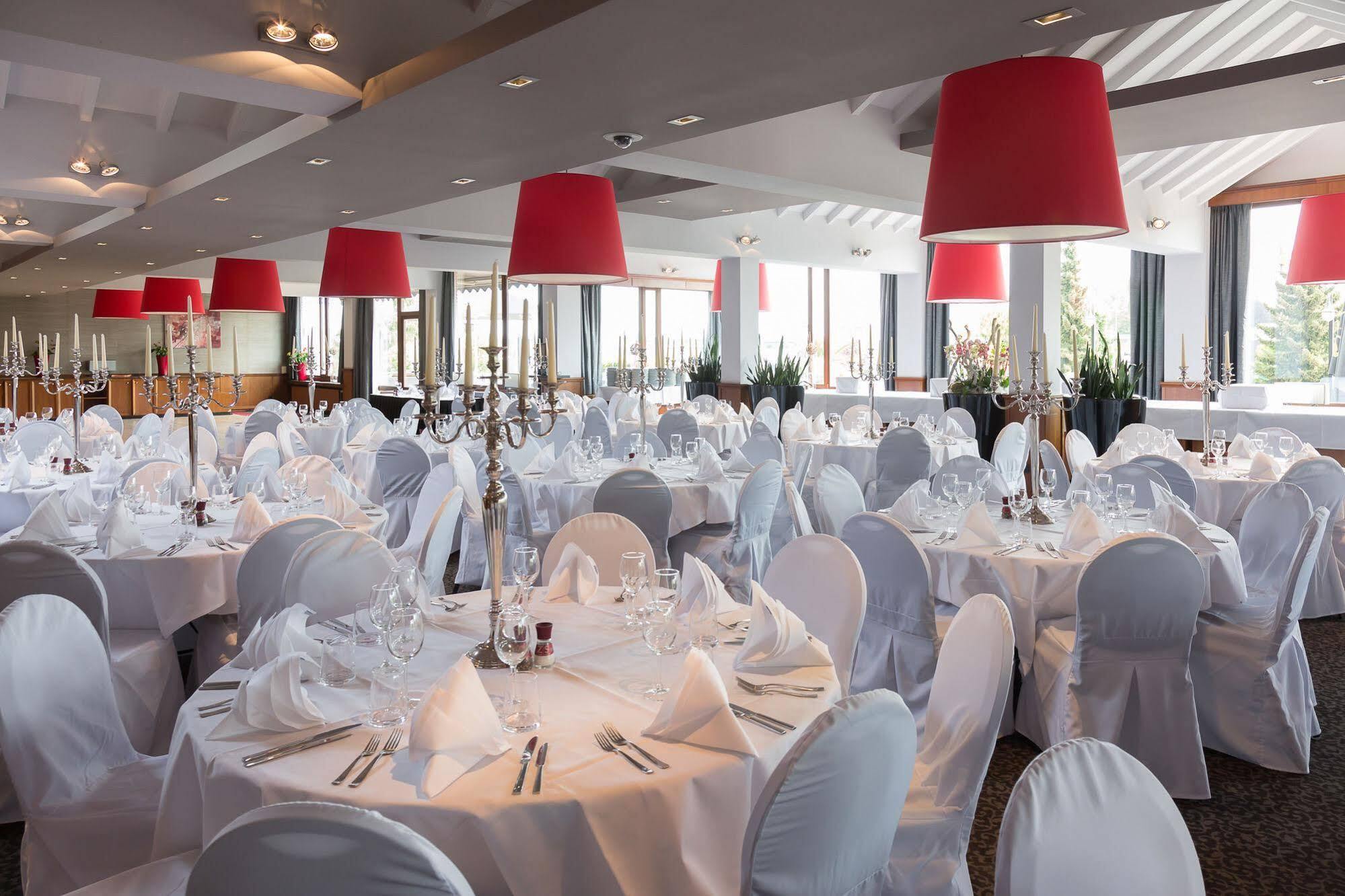 Hotel Restaurant Van Der Valk Nivelles-Sud Exterior foto