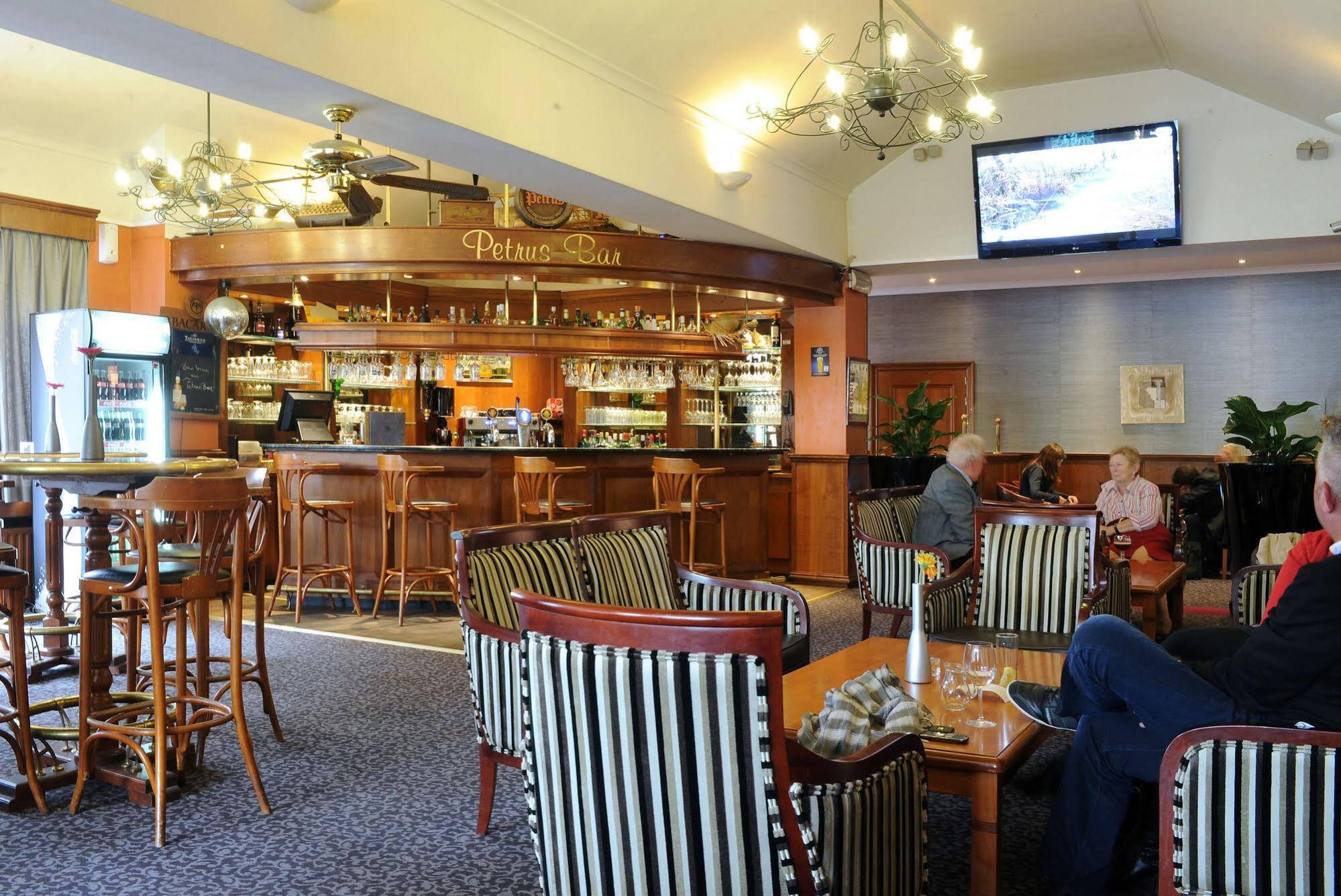 Hotel Restaurant Van Der Valk Nivelles-Sud Exterior foto